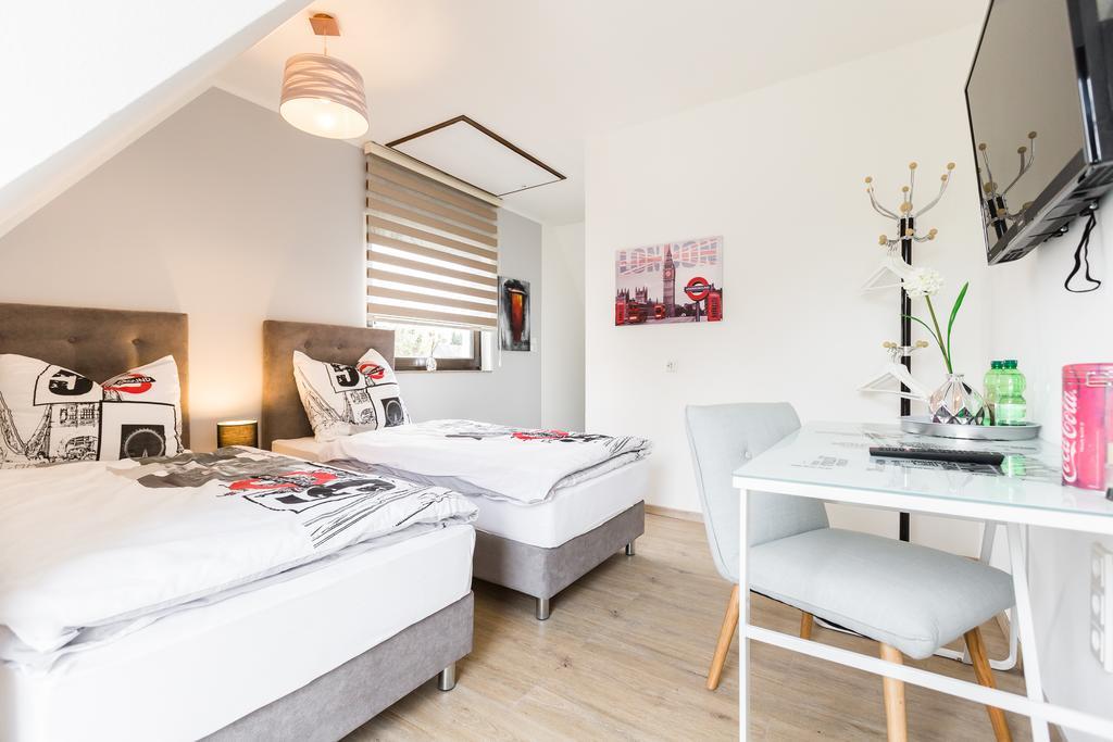 My Messe & Business Home - Refrath Bergisch Gladbach Bagian luar foto