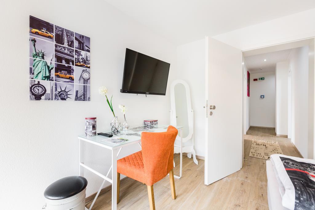 My Messe & Business Home - Refrath Bergisch Gladbach Bagian luar foto