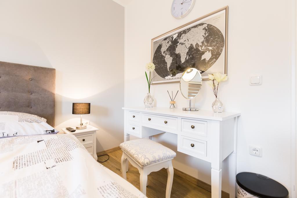 My Messe & Business Home - Refrath Bergisch Gladbach Bagian luar foto